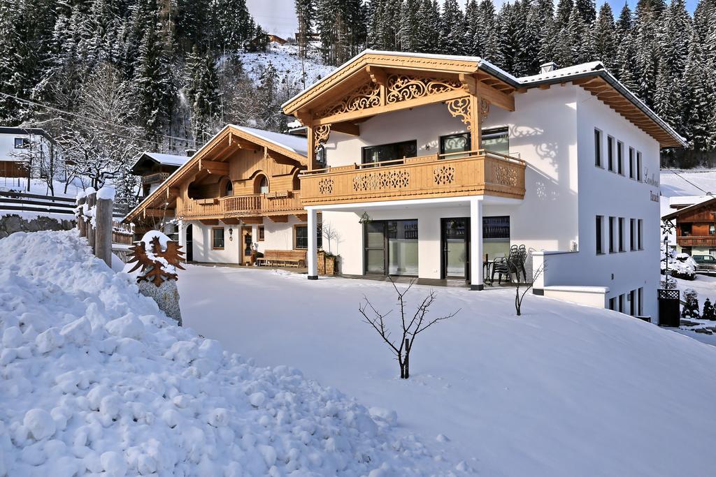 Landhaus & Apartment Taxach Ried im Zillertal Eksteriør bilde