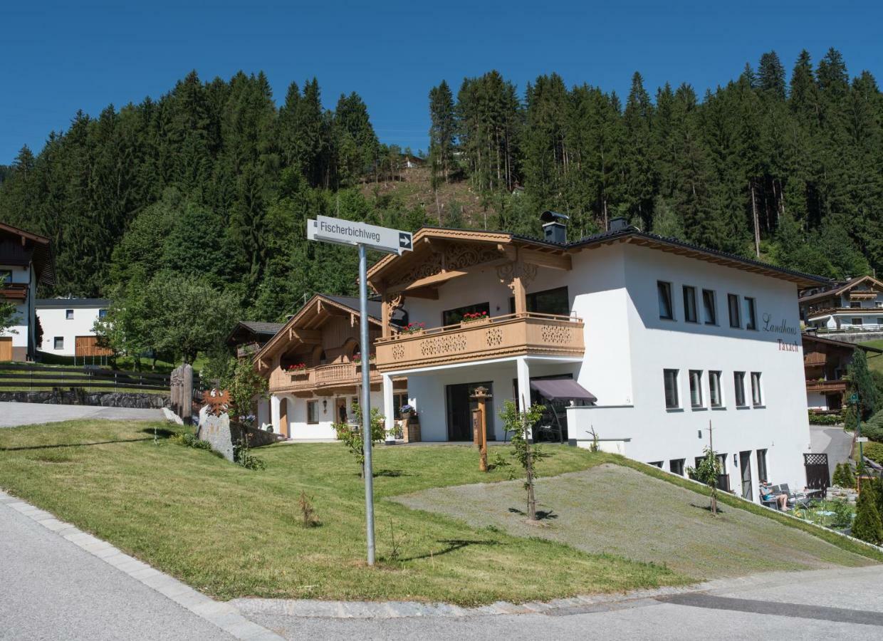 Landhaus & Apartment Taxach Ried im Zillertal Eksteriør bilde