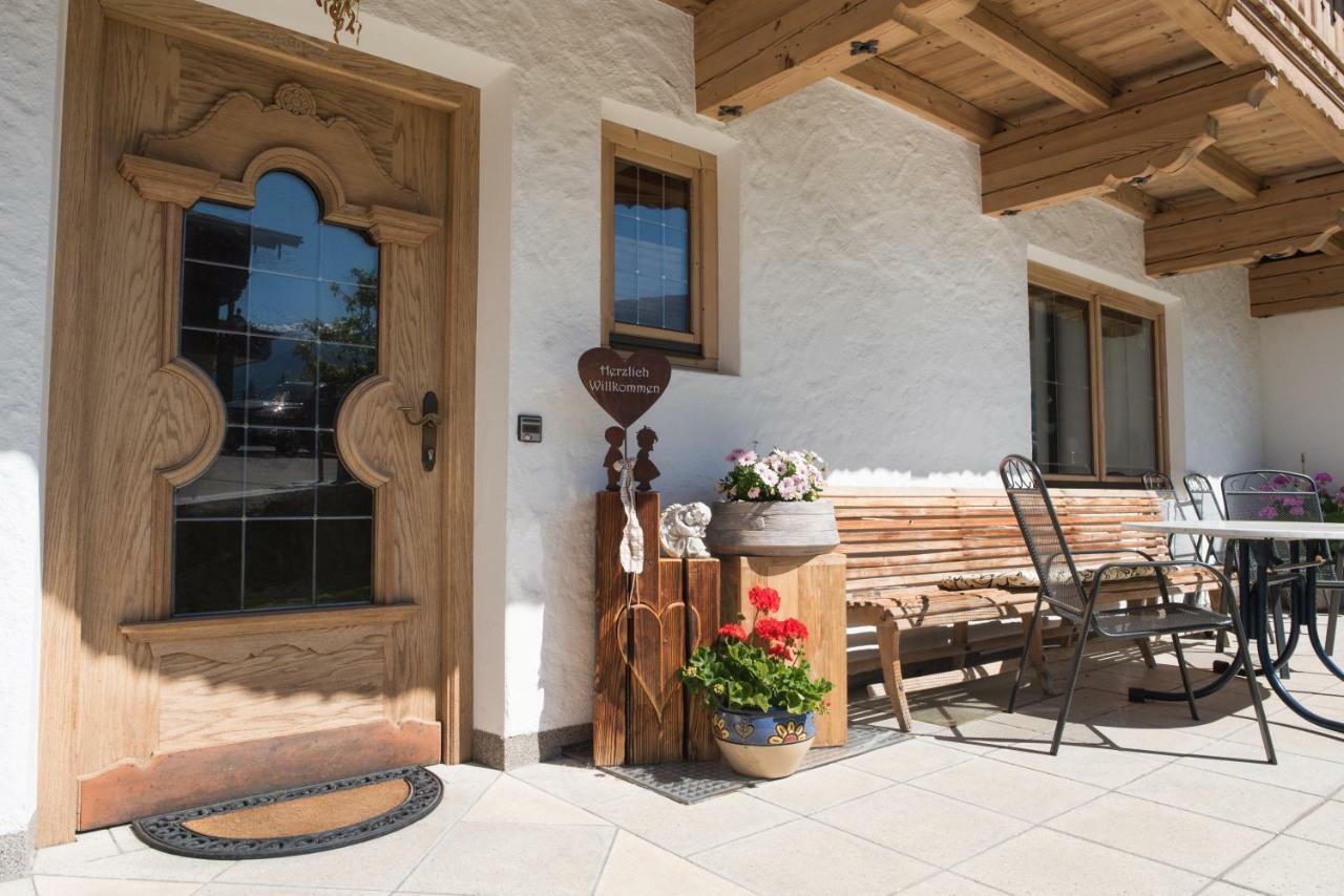 Landhaus & Apartment Taxach Ried im Zillertal Eksteriør bilde