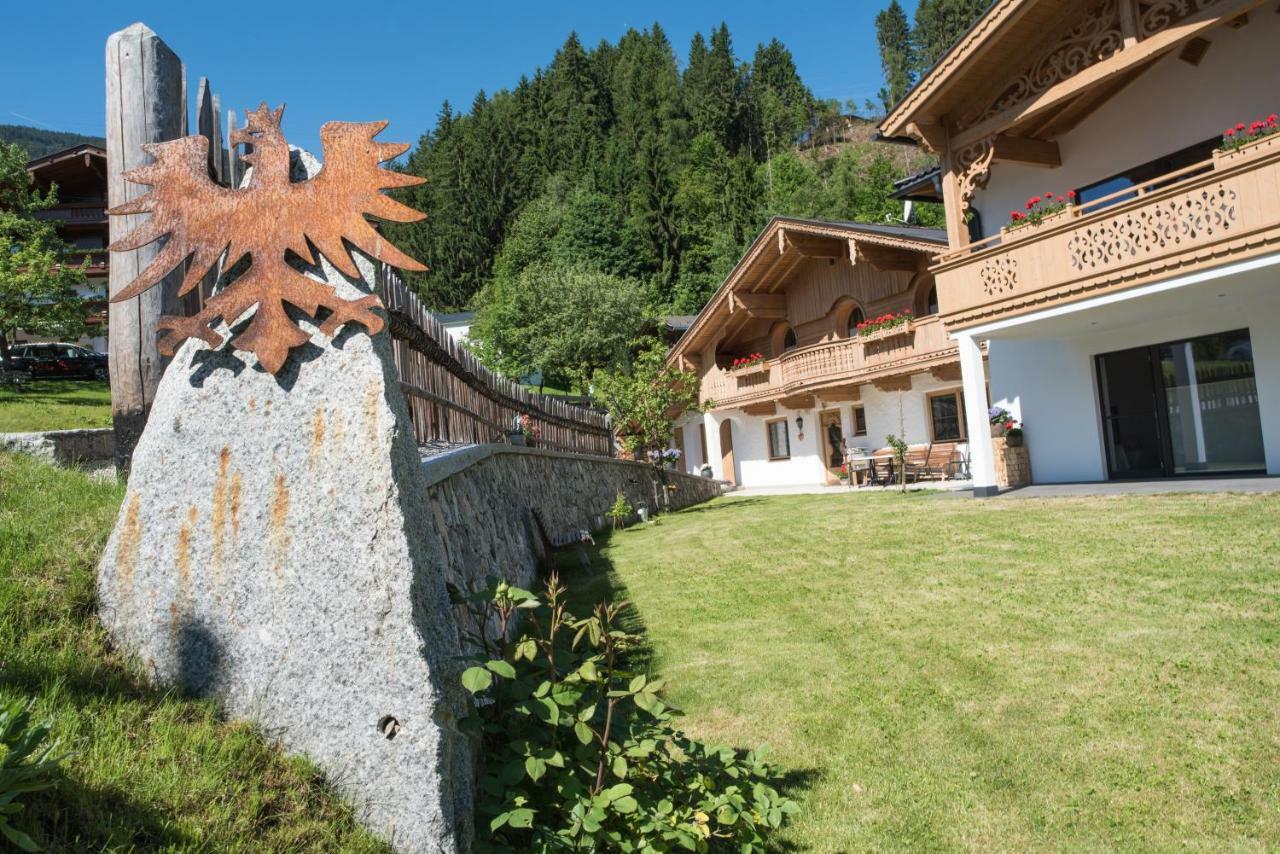 Landhaus & Apartment Taxach Ried im Zillertal Eksteriør bilde