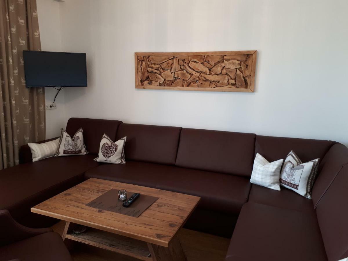 Landhaus & Apartment Taxach Ried im Zillertal Eksteriør bilde
